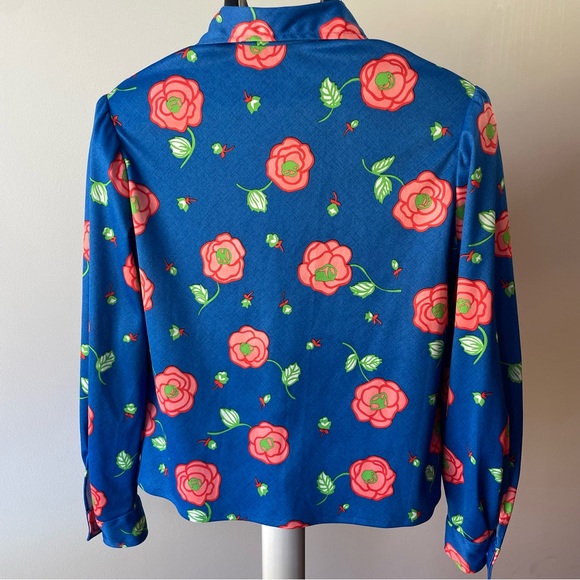 Vintage 1970’s button up with fun floral print - Picture 2 of 10